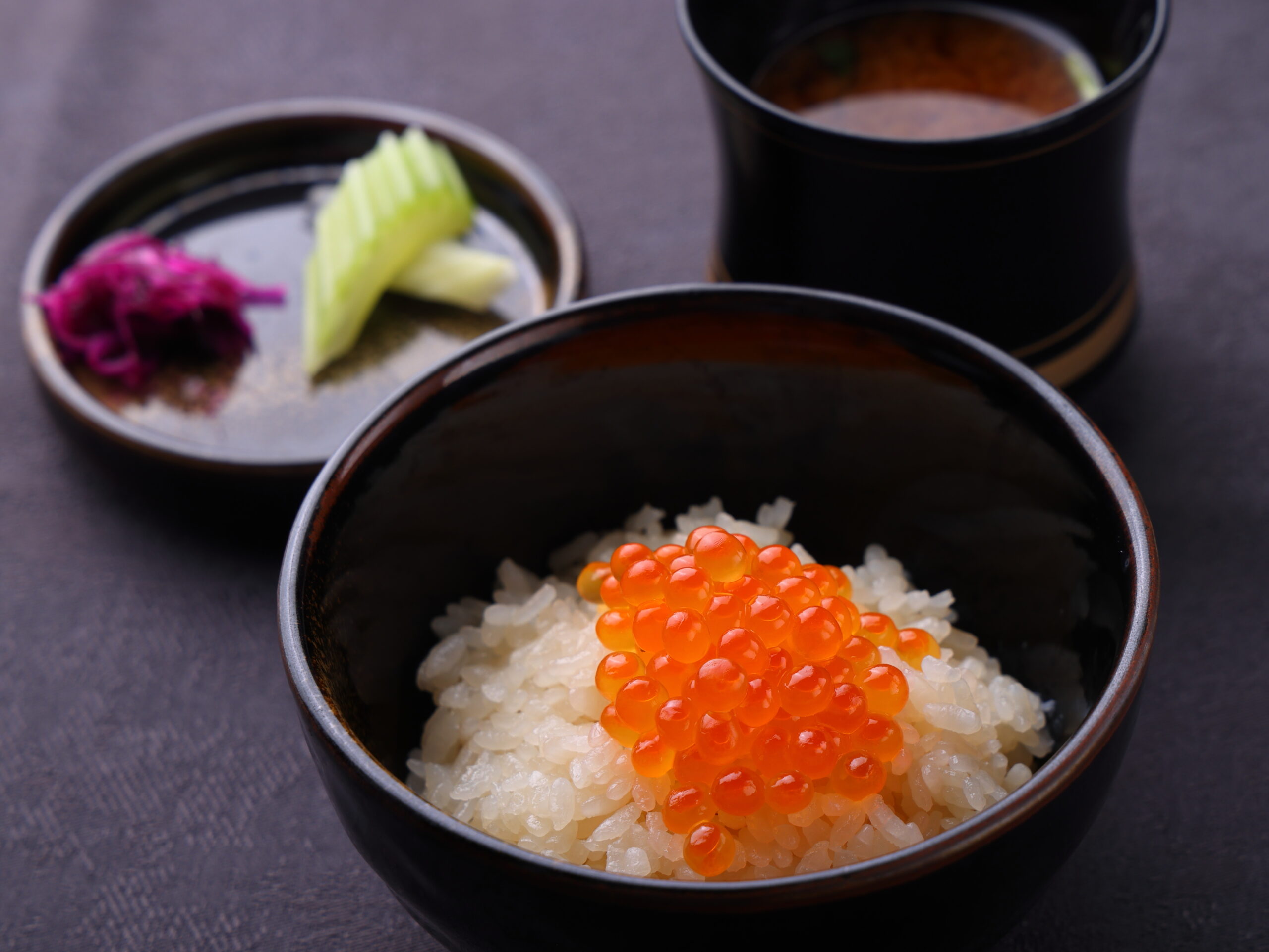 【お食事】季節の炊き込みご飯、香の物、お汁